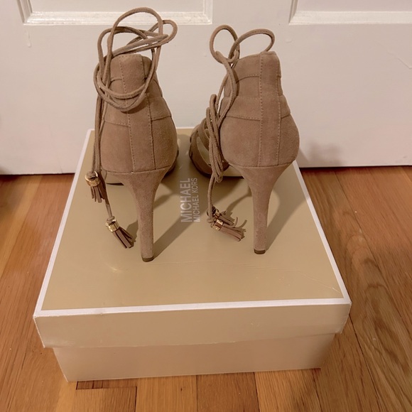 Michael KORS Mirabel Heels - Picture 3 of 5